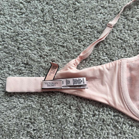 Victoria's Secret Blush Lace Bra - Picture 3 of 3